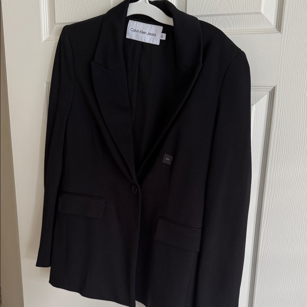 Calvin Klein Women's Elegant Black Blazer